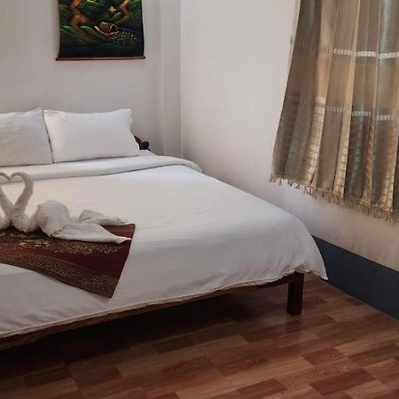 Thip Phavanh Guesthouse Muang Pakbèng Buitenkant foto