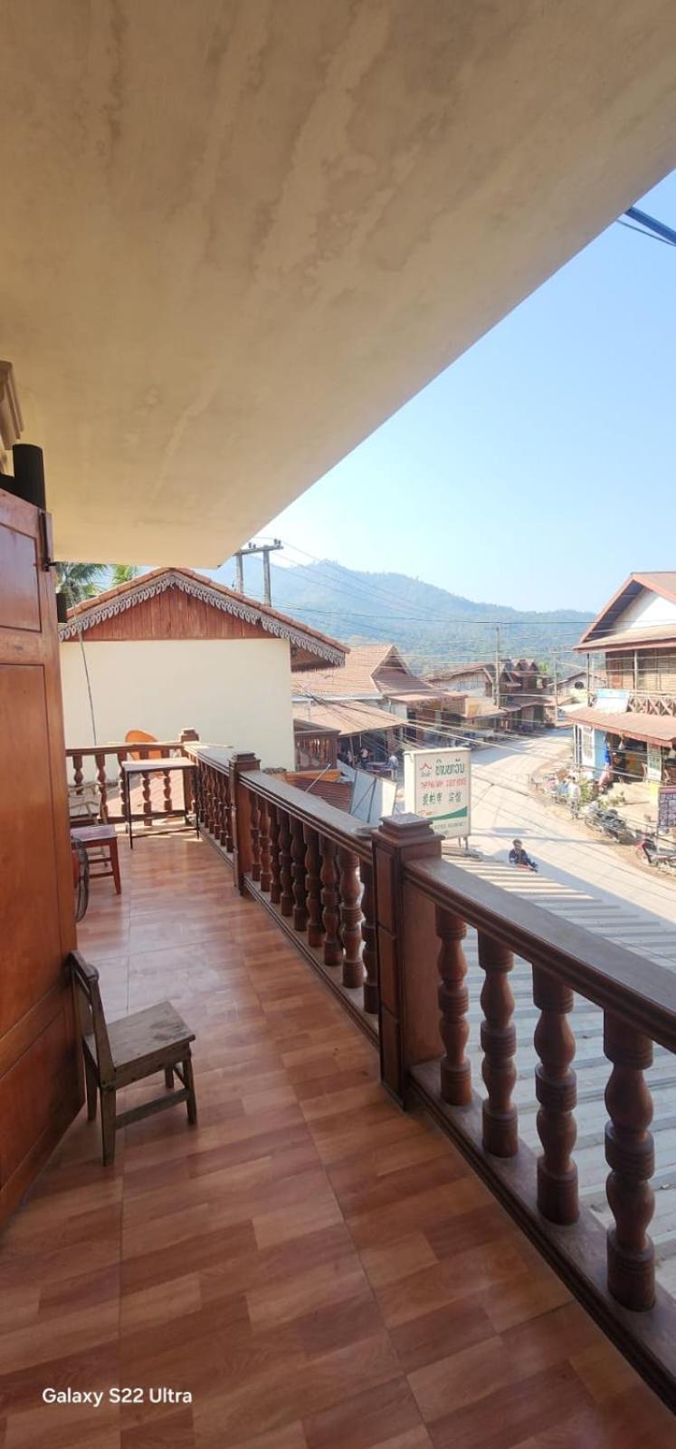 Thip Phavanh Guesthouse Muang Pakbèng Buitenkant foto