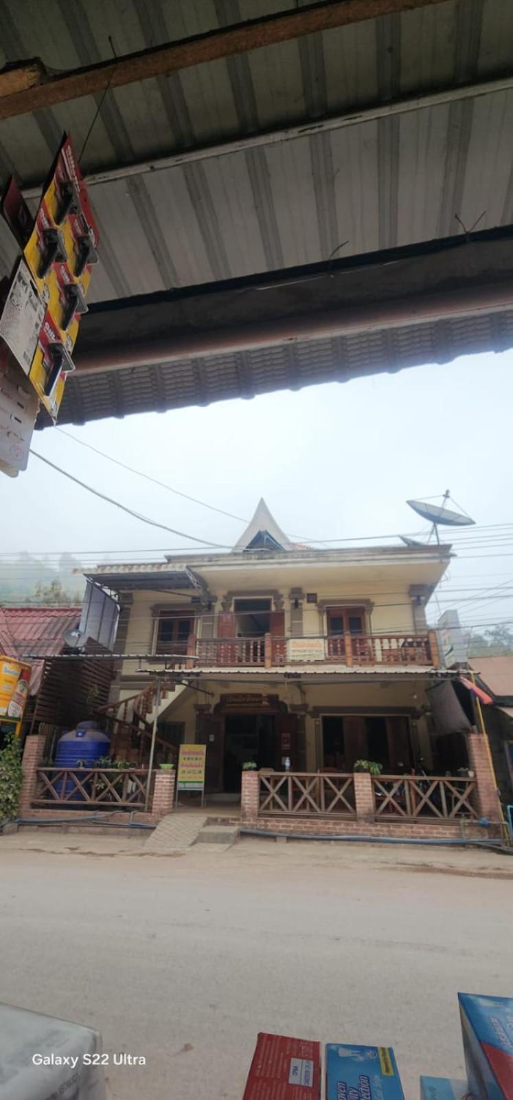 Thip Phavanh Guesthouse Muang Pakbèng Buitenkant foto